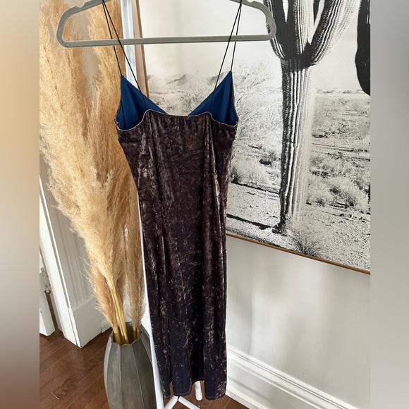 Velvet, midi dress from Charlotte Russe. Size small.Body con with elastic straps - Picture 8 of 11